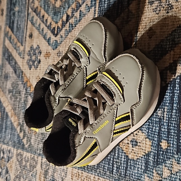 Light up Reeboks - Picture 5 of 5